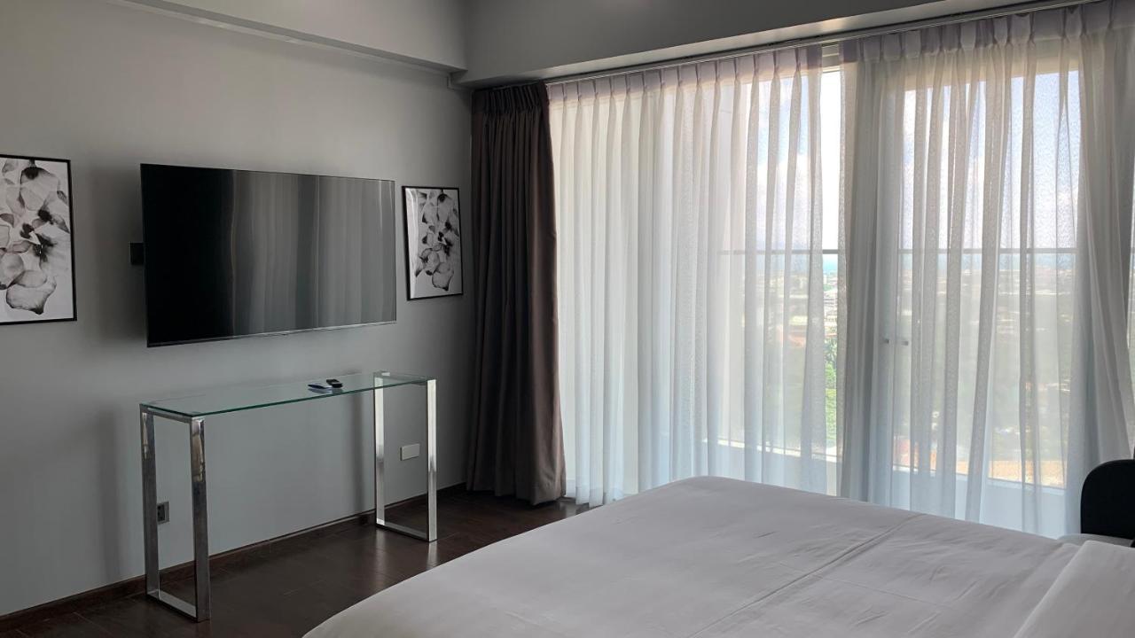 Aeon Suites Staycation Managed By Aria Hotel Davao City Extérieur photo